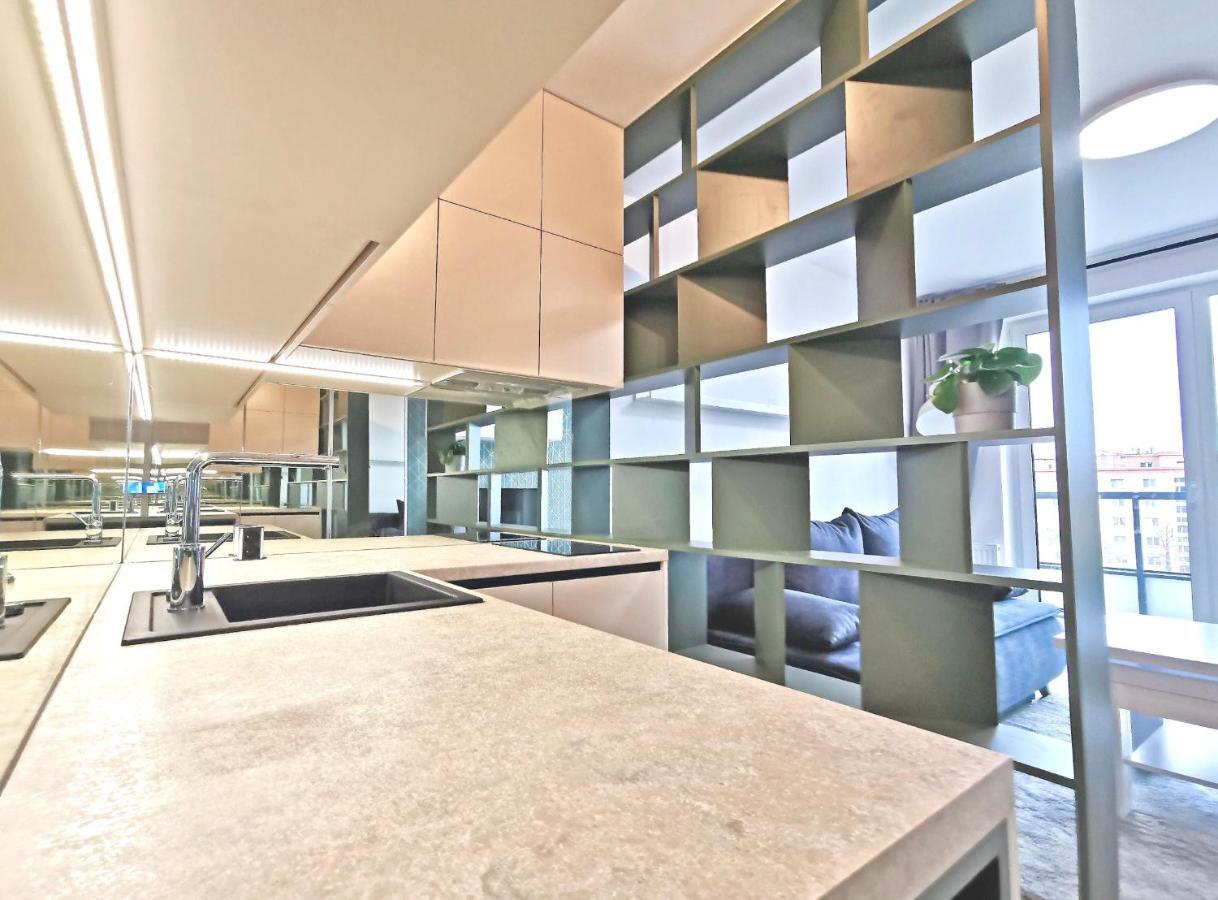Luxury, Bright Studio With Parking And Balcony In Bratislava Center Екстер'єр фото